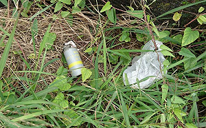 驚！國小門口竟有國軍煙霧彈 警方帶回處理(影)