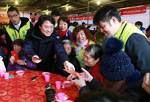 溫暖過好年！『寒士吃飽30』愛心尾牙 全台16地同步圍爐