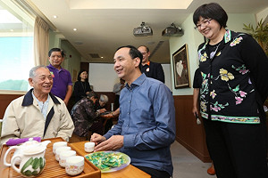 蠟燭兩頭燒？春節提供喘息服務供照顧者使用