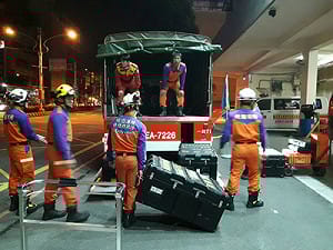 救災總動員直播！北北桃台中高屏消防局搜救隊連夜整備出發救援