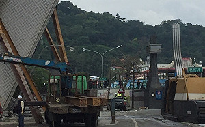 20支9公尺鋼樑撐雲堤 維護搜救人員安全