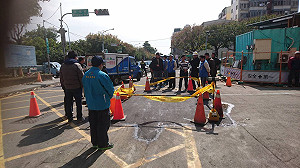 台中西屯路面不明原因塌陷　自來水公司續尋原因