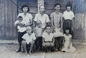 日日活在刀口下的女人之八》退回的全家福