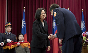 值勤便當多給20元 蔡英文：讓警察吃好一點