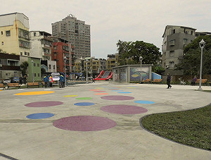 自強游泳變身海洋公園　今天正式啟用　