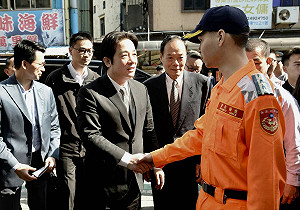 關懷過年值勤人員 賴清德至野柳安檢所慰問