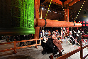 蔡英文出席法鼓山撞鐘 祈求國人家宅永安