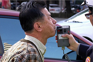 邱太三撞小黃　警察和司機不識法務部長大人