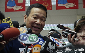 柯文哲到底選不選？  逾半網友這麼看...