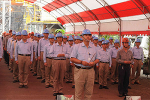 中鋼3號高爐更新設備  翁朝棟上香祈福