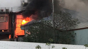 烏日鐵皮工廠大火 200坪廠房付之一炬