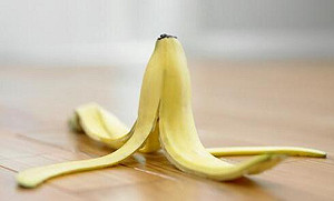 網傳香蕉皮泡腳治高血壓  國健署：謠言