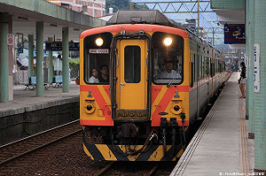 快訊》台鐵平溪支線擦撞2婦人 緊急送醫