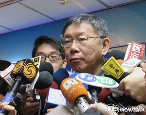 張顯耀質疑燈節違約 柯文哲反酸：沒認真看合約