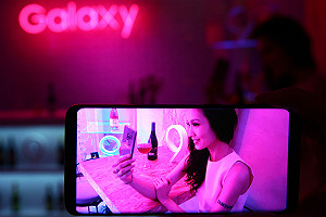 與iPhone X一決高下！ 三星Galaxy S9亮相