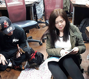 幫助學障兒  大仁與屏科大推出狗老師陪伴孩子學習