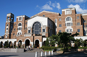 台灣QS世界大學排名  退步比進步多三倍