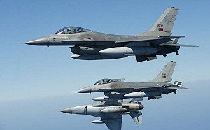 亞運17金大勝利！ F-16升空投放熱焰彈歡迎