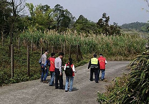 統促黨擬闖總統父親墓園 遭警方請回