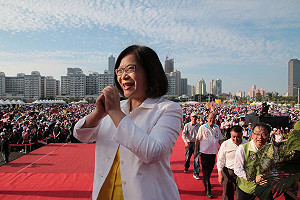 管碧玲初選前最後一場造勢　 現場湧進三萬人