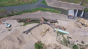 西部空汙紅色等級 中市府嚴查工地違反《空污法》