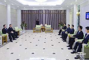 南韓特使團抵平壤 與金正恩晚餐會議