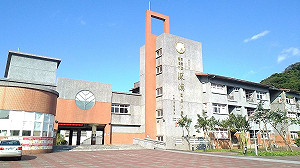 老師逼小孩自打耳光？教育處令調離現職