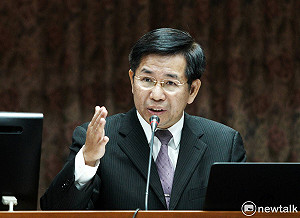 台大校長爭議 教委會決議:一周內要看卡管公文書