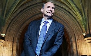 全球資訊網29歲  網路之父呼籲當心網路武器化