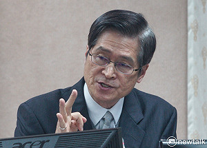 馮世寬傳罹癌？嚴德發：他說一切安好