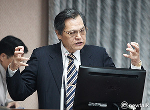 陳主委不回答陳教授問題？陳明通駁爭議神回：角色分工！