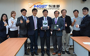 真台灣之「光」！清大團隊OLED研究破世界紀錄