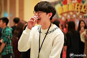 自製MooJin生日應援！《英雄聯盟》閃電狼粉絲超有心