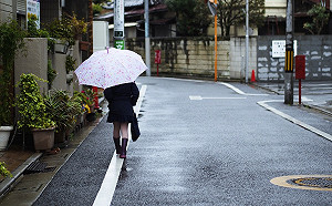 水氣略增北東局部有雨  擴散差需留意空品