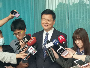 政見說清楚 周錫瑋不排斥與綠參選人同台辯論