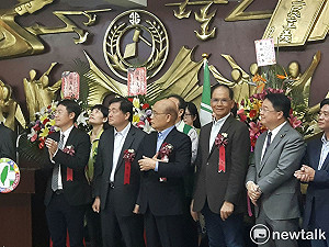 議會黨團交接  蘇游吳同框  盼再創新北綠色光榮