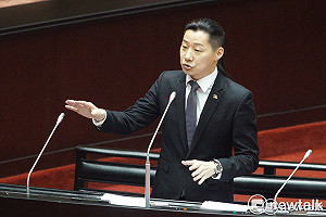 林郁方捲土重來　林昶佐曝跑攤秘訣「不會讓基層失望」