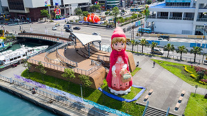 來基隆抬頭看有驚喜！小紅帽與大野狼現身童話藝術節