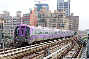 快訊》桃捷列車失去動力！緊急應變接駁