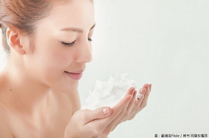 洗面乳洗淨力越強越好？潔肌5力知識讓你護顏面