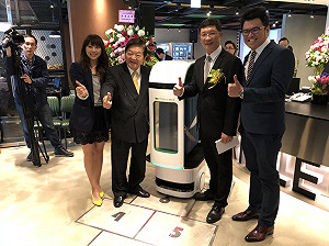 飯店強打科技風　經緯航太搬運機器人出列