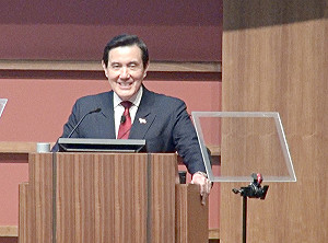 很嗨！馬英九史丹佛演講開唱