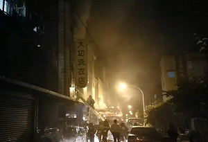 中壢洗衣店凌晨大火 一女嚴重燒嗆傷送醫不治