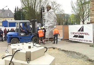 紀念馬克思200歲冥誕 中國贈巨型銅像挨轟