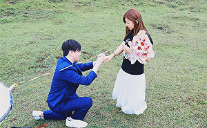 求婚啦！ 《英雄聯盟》冠軍成員Bebe成功捕獲鯉魚后