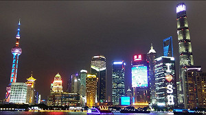 早鳥新鮮人嚮往海外工作  碩博士過半 69%想去中國