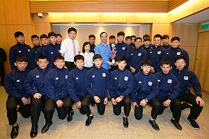 朱立倫肯定竹圍高中 「藍衫軍」打敗他母校建中