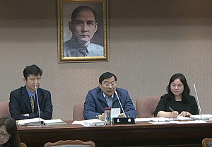 軍人年改草案付委 週五立院院會處理