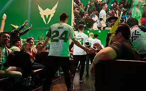 《鬥陣特攻》開放訂做客製化OWL隊服！ 網友惡搞IKEA、007