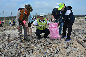 驚人垃圾量！澎湖淨灘兩小時清出10頓